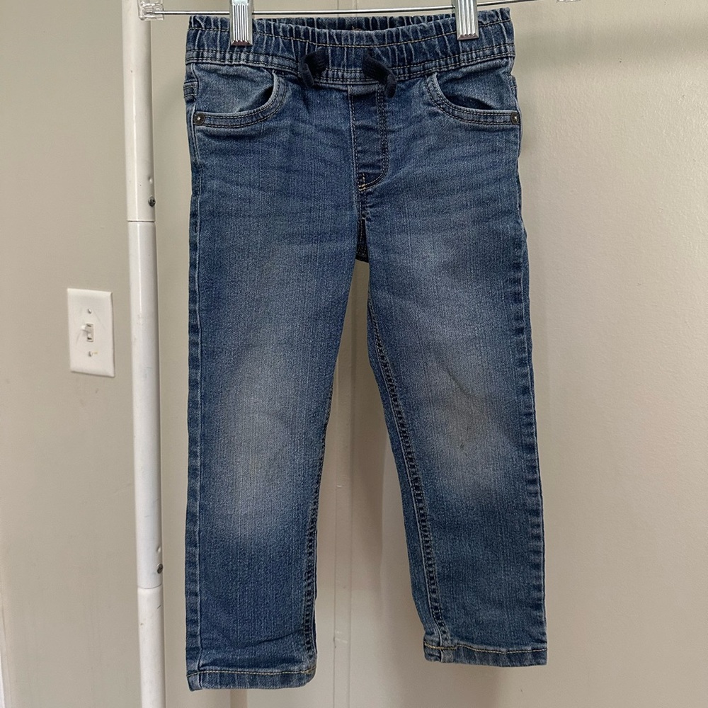 Oshkosh B’gosh Medium Wash Elastic Waistband Straight Leg Jeans size 4T